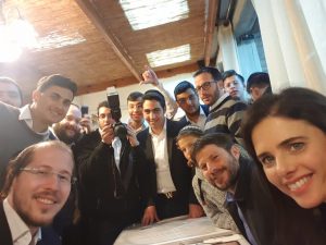 השר סמוטריץ וח"כ שקד בחמישי של צ'ולנט בבני ברק