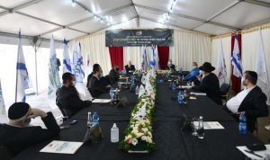 נשיא המדינה ביקר ב-חמ"ל הקורונה של העיר בני ברק