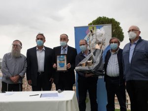 בני ברק ובני עקיבא. ראש הישיבה התיכונית הרב וקסלר נבחר למצטיין