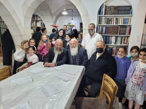 הילדות שסיימו את מסכת שקלים בדף היומי