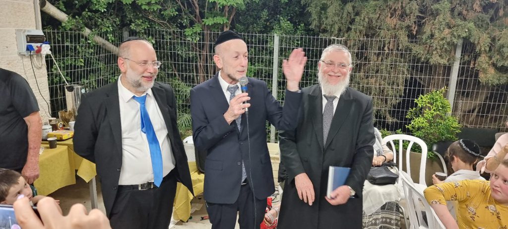 ערב חג מתן תורה ושעות לאחר פטירת הרב אורי זוהר מגדולי המחזירים בתשובה
