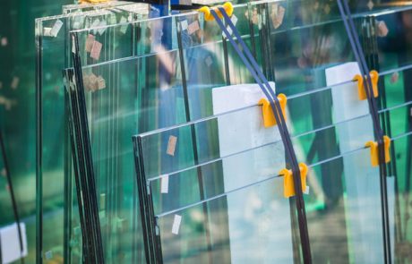 קיר זכוכית למשרד: המדריך המלא לעיצוב חדשני ומרשים